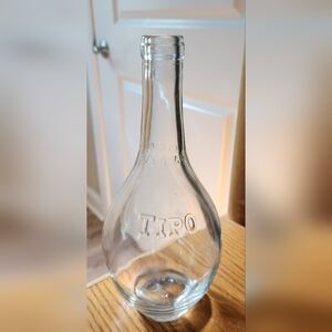VINTAGE GLASS TIPO ITALIAN WINE BOTTLE